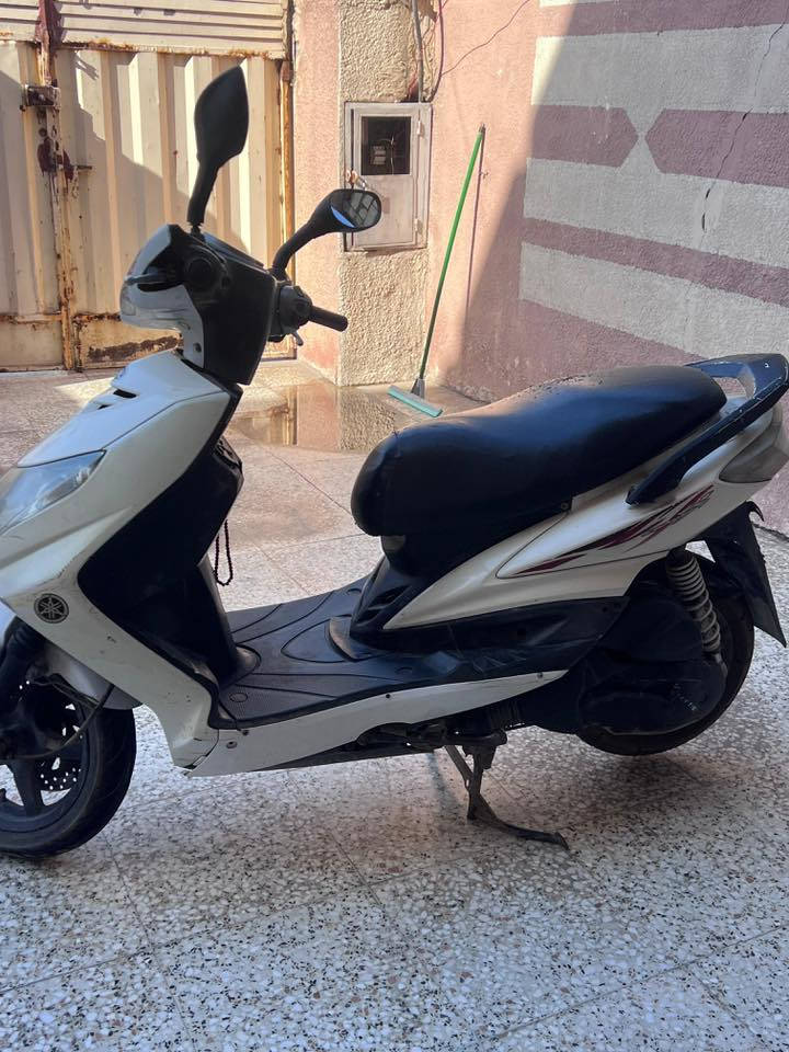 سكنس فحل كابريتر نگره سلف 
مامفتوح اي شي بيها  اي نقص مابيه دراجه جديده لوك السعر 750  مكاني بغداد المشتل
***********

