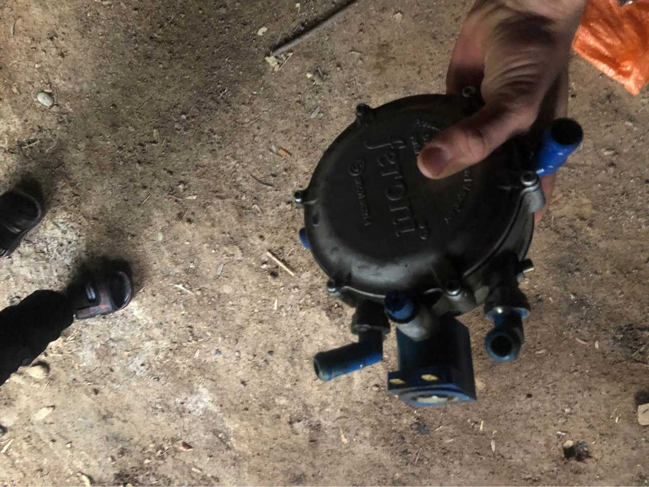 غازی ئێرانی لۆ فرۆشتن زۆر خاوێنە و بێ موشکیلەیە 
هەموو ئەشیای خۆی لەگەرە و زۆر مەزبوتە 
مالی دۆستە و دەرەجە یەکە 
هەولێر/ بحرکە 
بۆ نرخی تێل  بکە لۆ. ئەو ڕەقەمە(***********) أربيل, العراق
