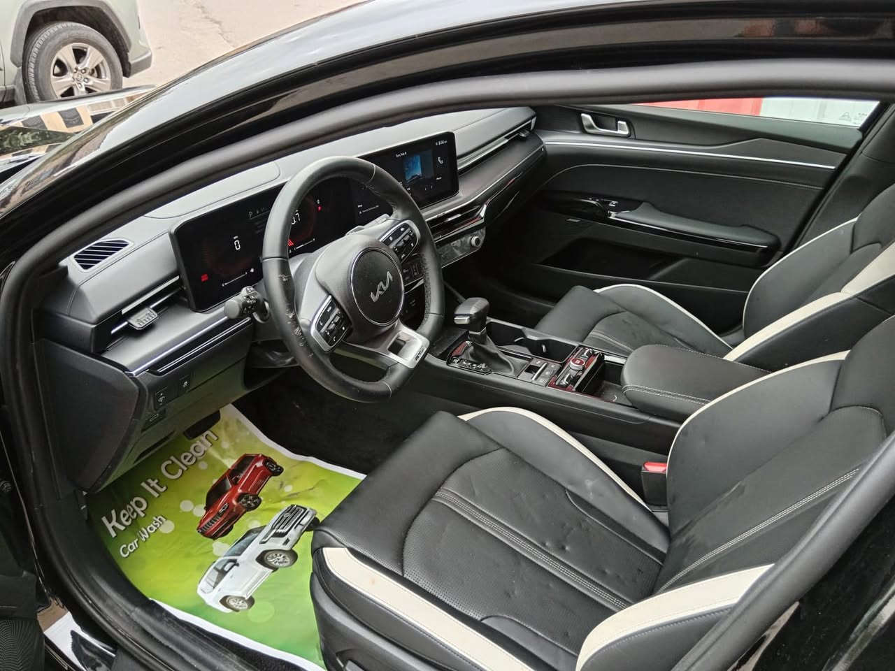 2025 KIA K5, GT LINE
سياره فول 1/1 

حادث السياره بنيد وجاملغ ايمن نفس الاون بدون صبغ 
ا
قطع اصليه جايبلها بدون دواخل كفاله لا لغد ولا شاصي 

حالين سياره بدون رقم ابيع 

كلشي شغال بيه سياره فول كدام عينك معروفه بعد مواصفاته 

GT LINE فول  سياره بعده زيرو محرك 2500 تنفس طبيعي 

 

سياره احلى من الصور اني مكلف بل النشر اي ستفسار رقم صاحب السياره 

***********
