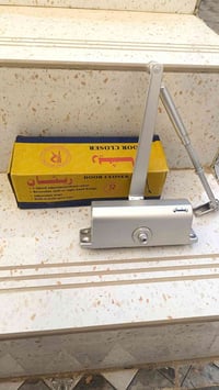 للبيع قفل باب جك هيدروليكي نوعيه الريشان جديد السعر 20 ألف رقم تلفون 0...