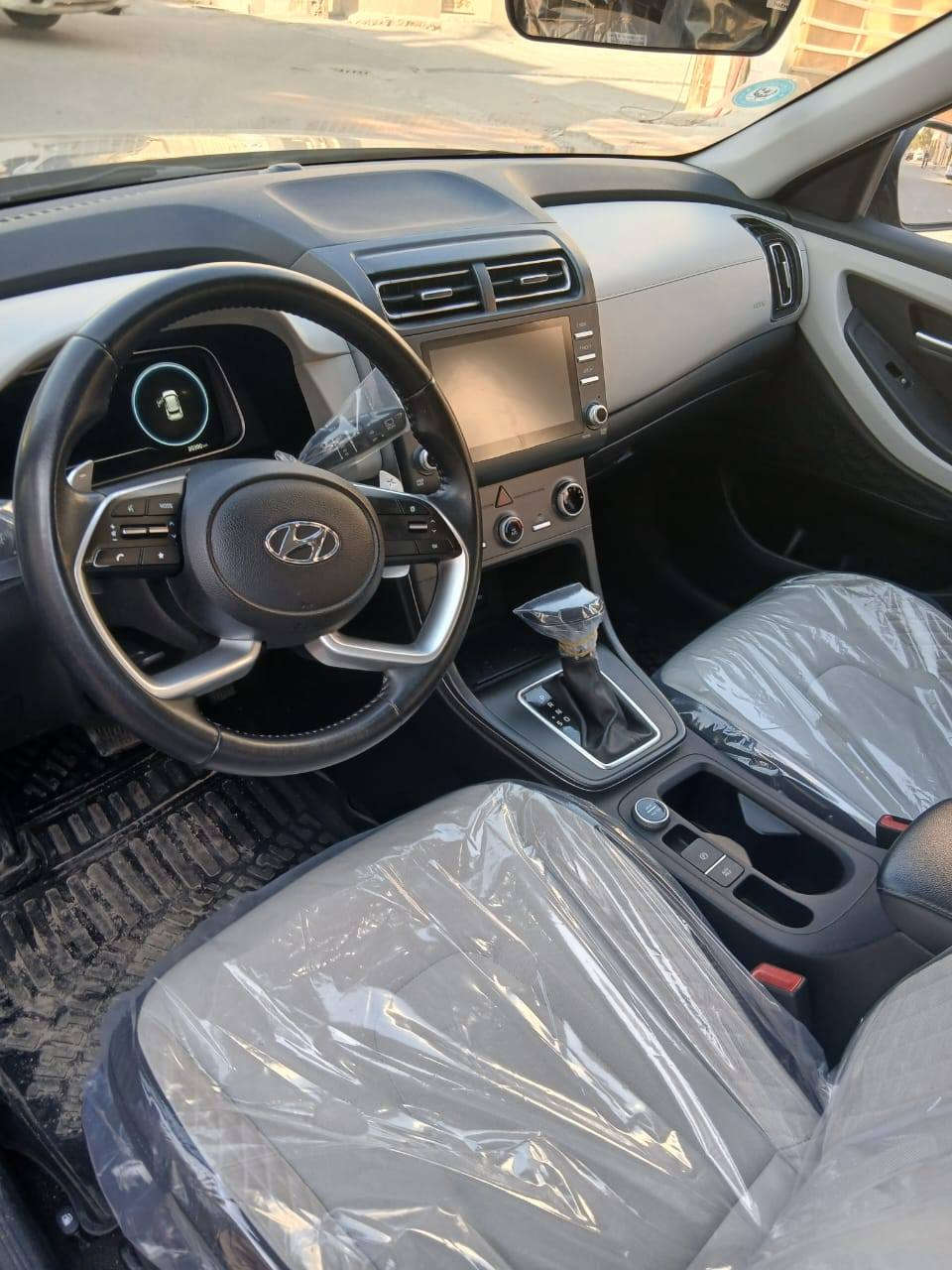 هونداي كرتا جديده خليجي ماشيه 20الف مديل 2023 السياره مكفوله كفاله كل السياره اخوان السياره عله وضع الشركه جديده كلش فول مواصفات بنرامه بصمه تحكم حساسات كامره خلفيه بصمه ابواب السياره حلوه رقم ***********3 للستفسار السعر 153 او بيها مجال
