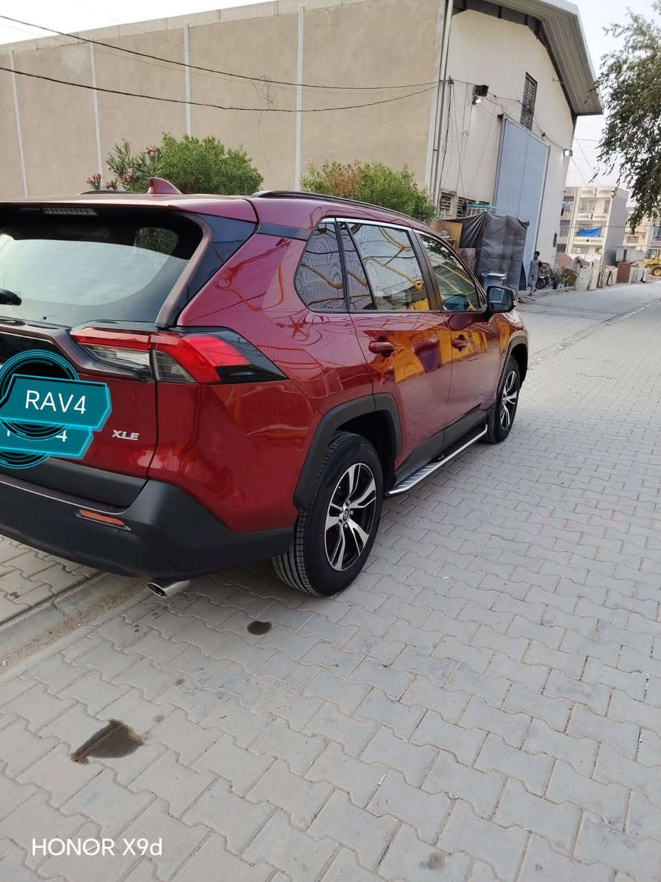 سلام عليكم اخوان راف فور XLE اعلى فئة بالموصفات للبيع
الموصفات

كشن كهرباء 
كشنات تدفئة
شاشة تدعم نظام ابل كاربلي و اندرويد اوتو
فتحة سقف سلايت 
حساسات ٣٦٠ درجة
صندوق كهرباء 
نقطة عمياء 
وسستم صوت قوي
و بعد هواي موصفات 
السيارة جديدة كلش و بحالة نظيفة كامل تفاصيلها صور الحادث  و صور سونار كلها موجودة السيارة كاملة مكملة ما بيها اي نقص 
السيارة ب اسمي تحويل مباشر ثاني يوم 
مكان السيارة:بغداد/الاعظمية
السعر١٩٥ وبيها مجال بسيط
للاستفسار:
***********
***********
