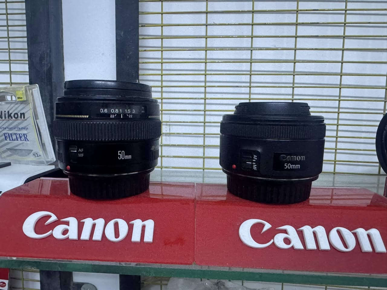 ⸻

🔥 عروض كاميرات كانون وصلت الآن 🔥
📸 احتراف… دقة… أداء يليق بالمحترفين والهواة

متوفر لدى مركز السحاب للكاميرات والمعدات تشكيلة مختارة من كاميرات Canon الأصلية مع عدساتها:

✨ Canon 5D Mark IV
مع عدسة 24–105mm الجيل الثاني (رنك أحمر) 
خيار المحترفين بلا منافس

✨ Canon 850D
مع عدسة 18–55mm – تصوير متطور وجودة عالية

✨ Canon 760D
مع عدسة 18–55mm – أداء ثابت وسهل الاستخدام

✨ Canon 250D
مع عدسة 18–55mm – خفيفة، عملية، ومثالية للمبتدئين

عدسات 50 ملم 

📍 العنوان: بغداد – حي تونس – مجاور حسينية أصحاب الكساء
📞 للحجز والاستفسار: ***********

🚀 الكمية محدودة… اقتنص فرصتك الآن وابدأ تصويرك باحتراف
