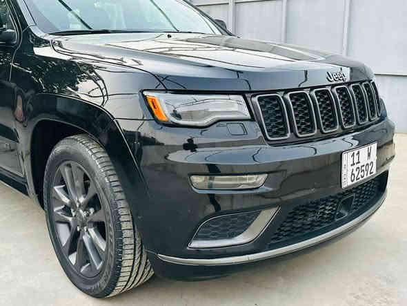 للبيع جيب اكراند سيروكي موديل 2018 وارد امريكي الفئه ..s.. السياره بدون حادث تقريره سرقه قطعه وحده هيه الجاملغ الامامي بدون ايرباك البجم كبس مكينه 3600 فو مواصفات السياره رقم بغداد الدولي انكليزي م ***********
