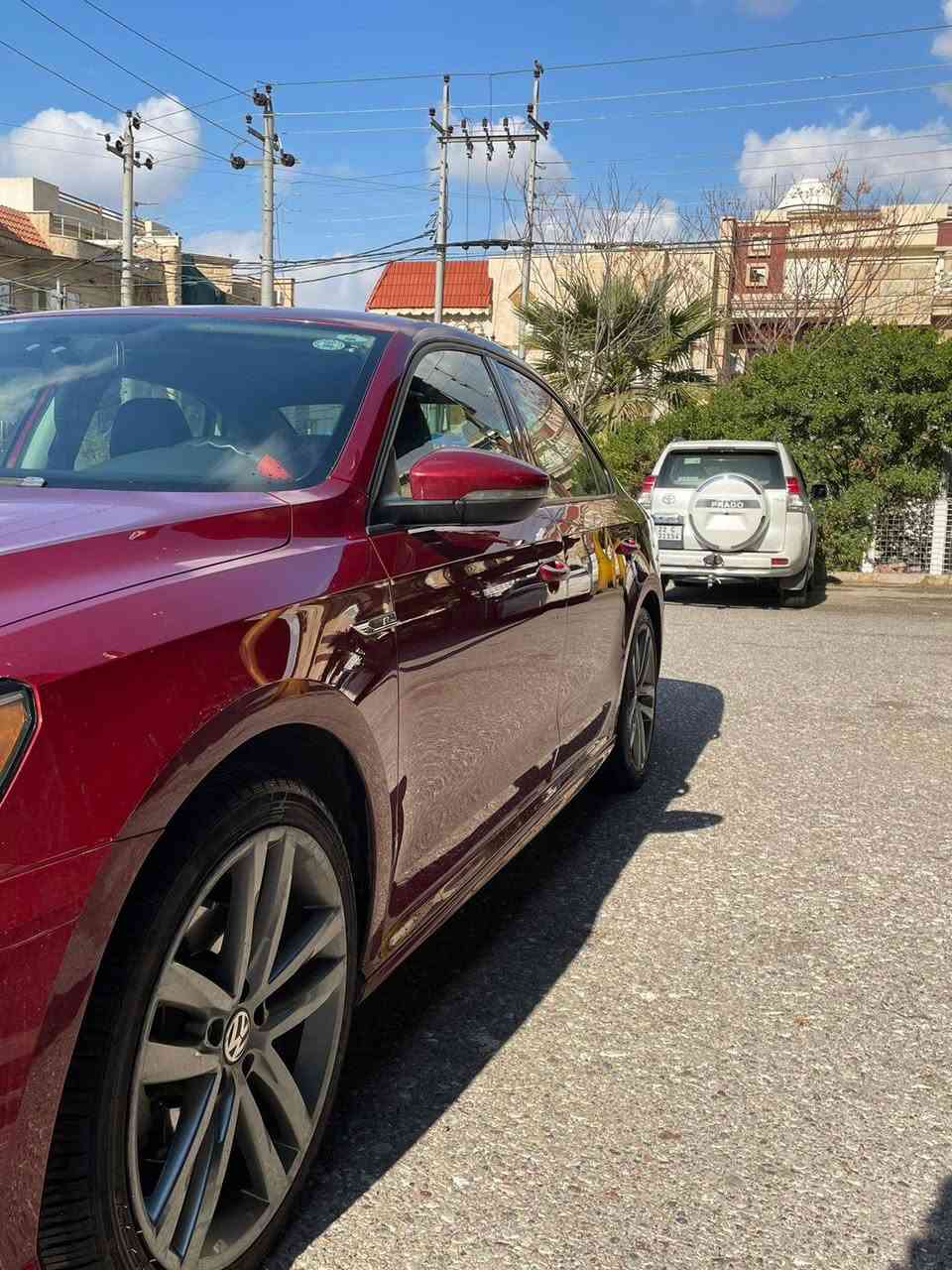 السلام عليكم ورحمة الله وبركاتة ..
للبيع فولكس واكن باسات موديل 2018 ماروني كلين تايتل السيارة اير لاين فول ماعدا الفتحة مكينة 2000 توربو  مواصفات معروفة وارد امريكي  رقم اربيل بأسمي ماشية 194 الف كيلو متر هزة جديدة وسنوية 2031  اي السعر 160 وبيها مجال بسيط 
اي استفسار الاتصال بالرقم ***********  يوجد واتس
