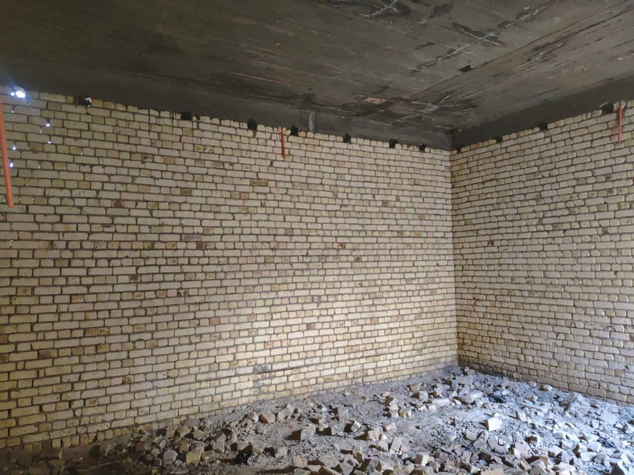 #هيكل_للبيع #منطقة36
#السماوة
المساحة 125/م 
وجهه 6.25 نزال 20 
هيكل مسقف للبيع 
غرفة 5 × 6  + صحيات داخلي وخارجي +مطبخ + استقبال و صالة رقم العقار 1507
السعر 77 مليون مع مجال حر غير مطلوب 
للاستفسار اكثر الاتصال على مكتب البلاد للعقارات في السماوة 
*********** 
.
