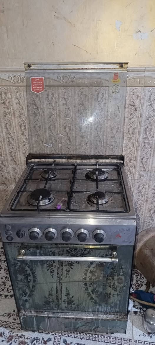 السلام عليكم كاونتر نظيف مع طباخ شغال مع اوڤن بدون نقص للبيع الاستفسار ***********
