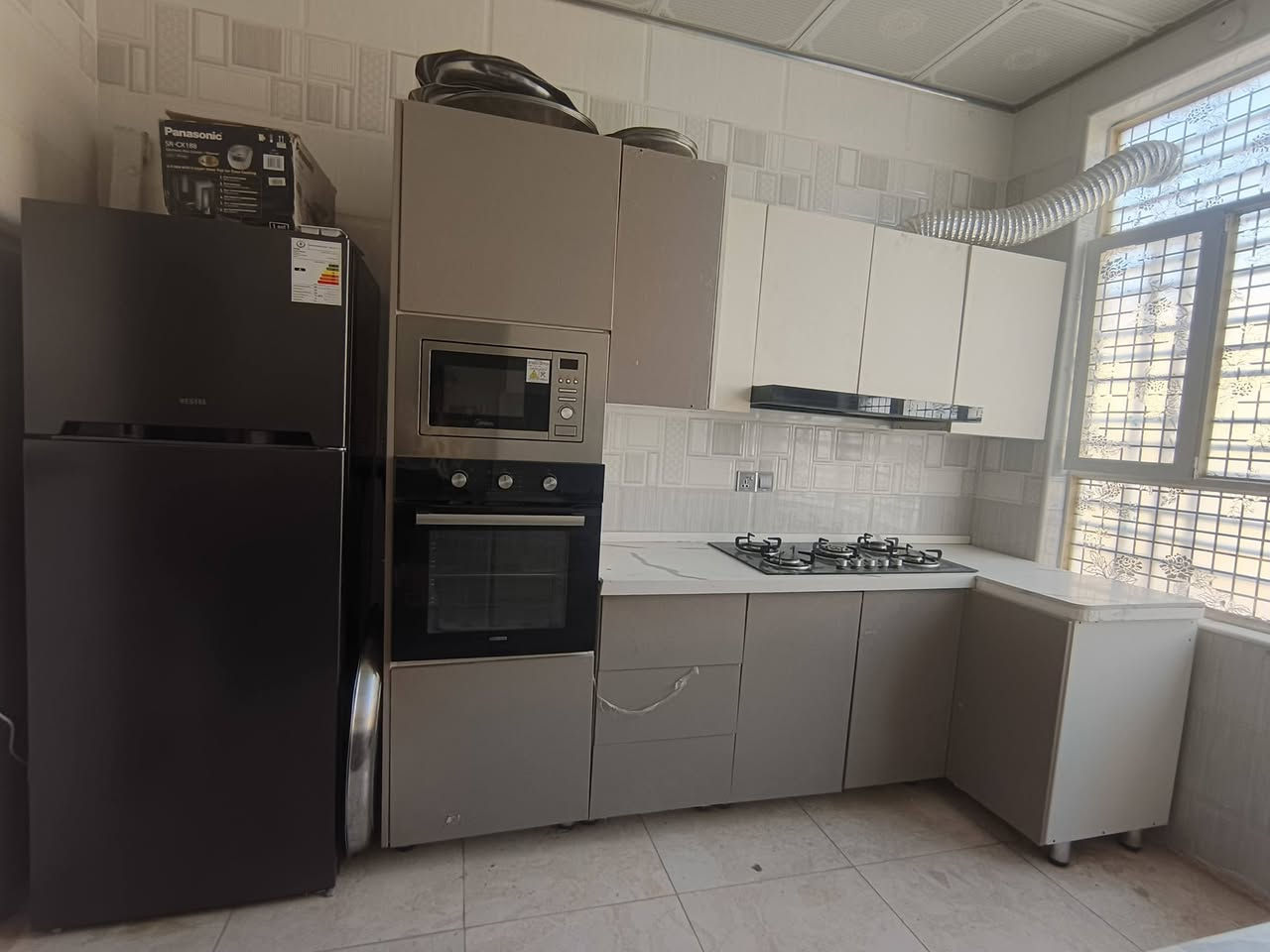 كاونتر وطباخ وفرن ومايكروساحبة دهون والسنك الكوري للبيع


**إذا كنت صاحب هذا الإعلان وتريد حذفه لأي سبب، رجاءا أرسل رسالة إلى الدعم الفني**