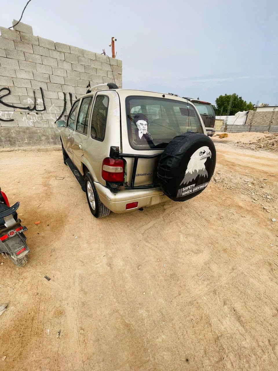 السلام عليكم رمضان كريم كيا سبورتج موديل 2000 رقم بغداد رعيه يمي متسلم وصل ع رقم  بيع مستعجل مراوس بمارك السعر 40 العنوان البصره الجزيره ***********
