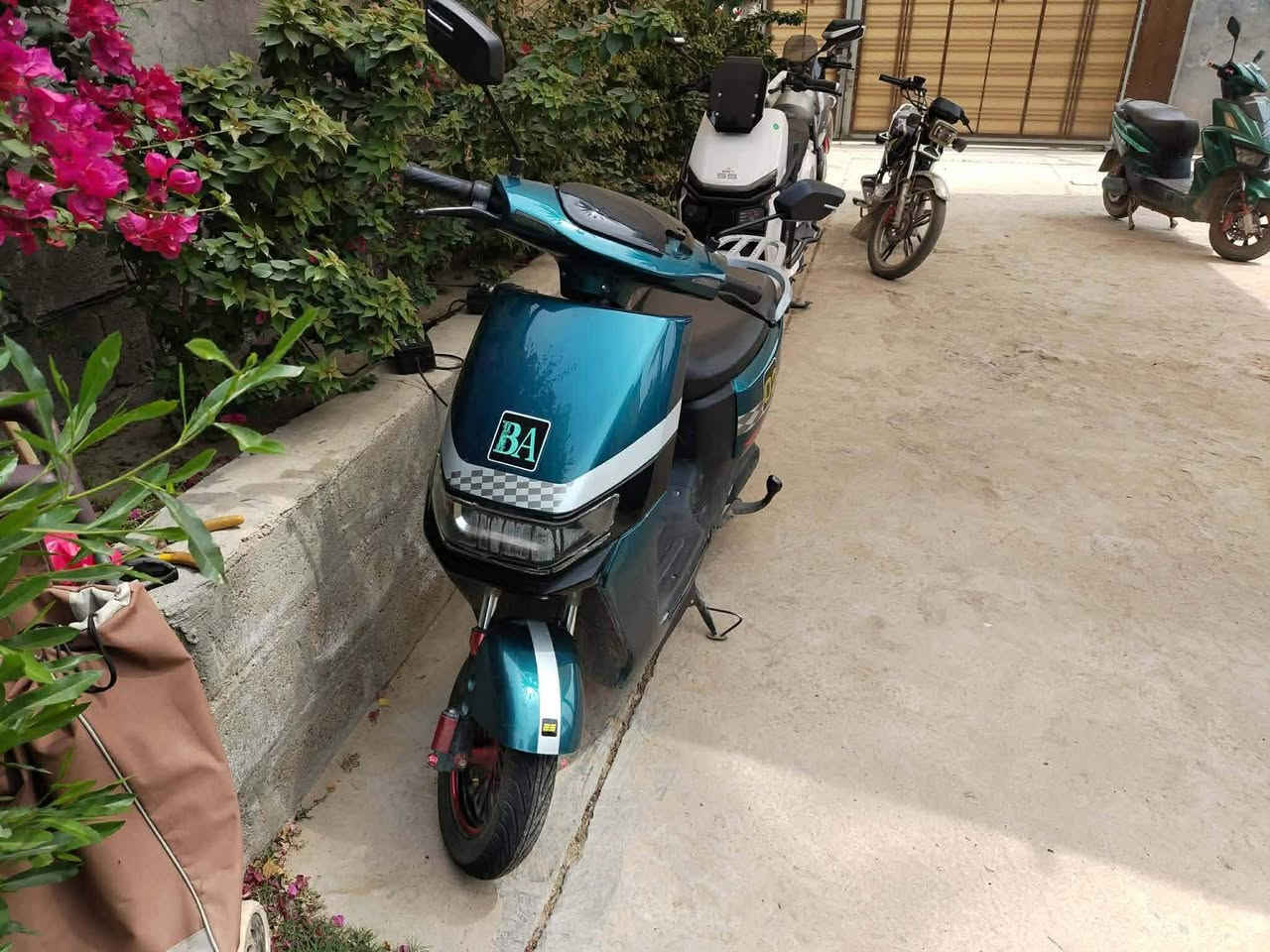 السلام عليكم 
دراجه شحن بطاريات 6 باتري 20 امبير 72 فولت
حجم ملف 1500 دراجه بحاله جيده جدا تمشي 45 كيلو حقيقي سرعه 60 حقيقي 
السعر 500او مراوس حسب الاتفاق
مكاني تاجيات رقم الهاتف
***********
