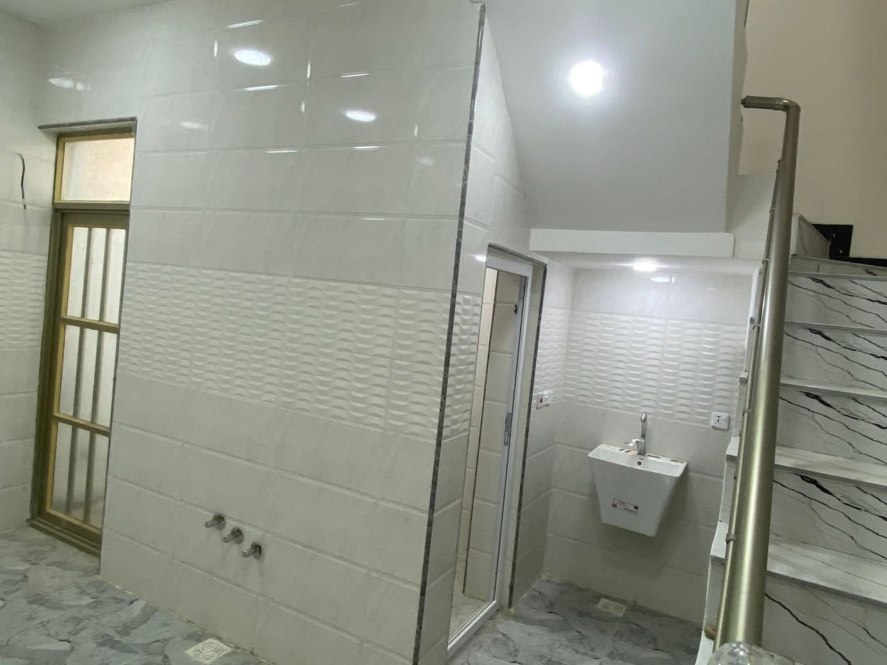 مشتمل للبيع المساحه ٥٠ م مجمع السلطان الثالث يحتوي
على صاله ومطبخ وصحيات فوك وجوه وغرفتين نوم بناء زيرو ٢٠٢٥
محمد الحامد للاستثمار ولتطوير العقاري
*********** واتساب
