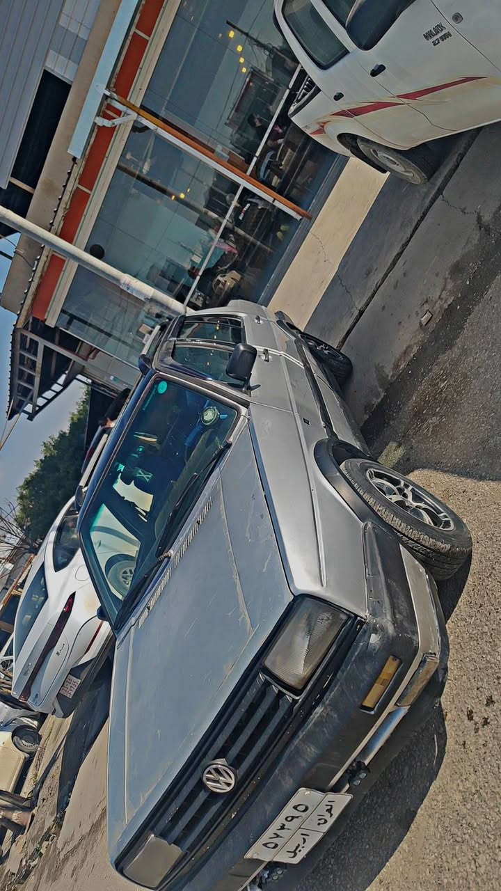 فرۆشتن جیتە 1991 زۆر باکە لە جوانی نمونەیە مالی دۆستە 420هەزار خەرامەی لەسرە لە دووای فرۆشتن دەگرێتەوە  چوار تایە و ویلی لۆکی لەسرە هەموو گیانی ئیش ئەکە گێج لایت فلجە ئایپاتە سەیارەکە لەسر دەقی شەریکەی ماوە سەنەوی 2020تە بە شەرتی بەنجە مۆرە هەر بەرێزک ویستی لە خزمەت دام نرخ 34وارەقە و مالەکی برایانە تکایە موشتەری نیت بێزارمان ماکە لە هەولێرم ژم ***********
