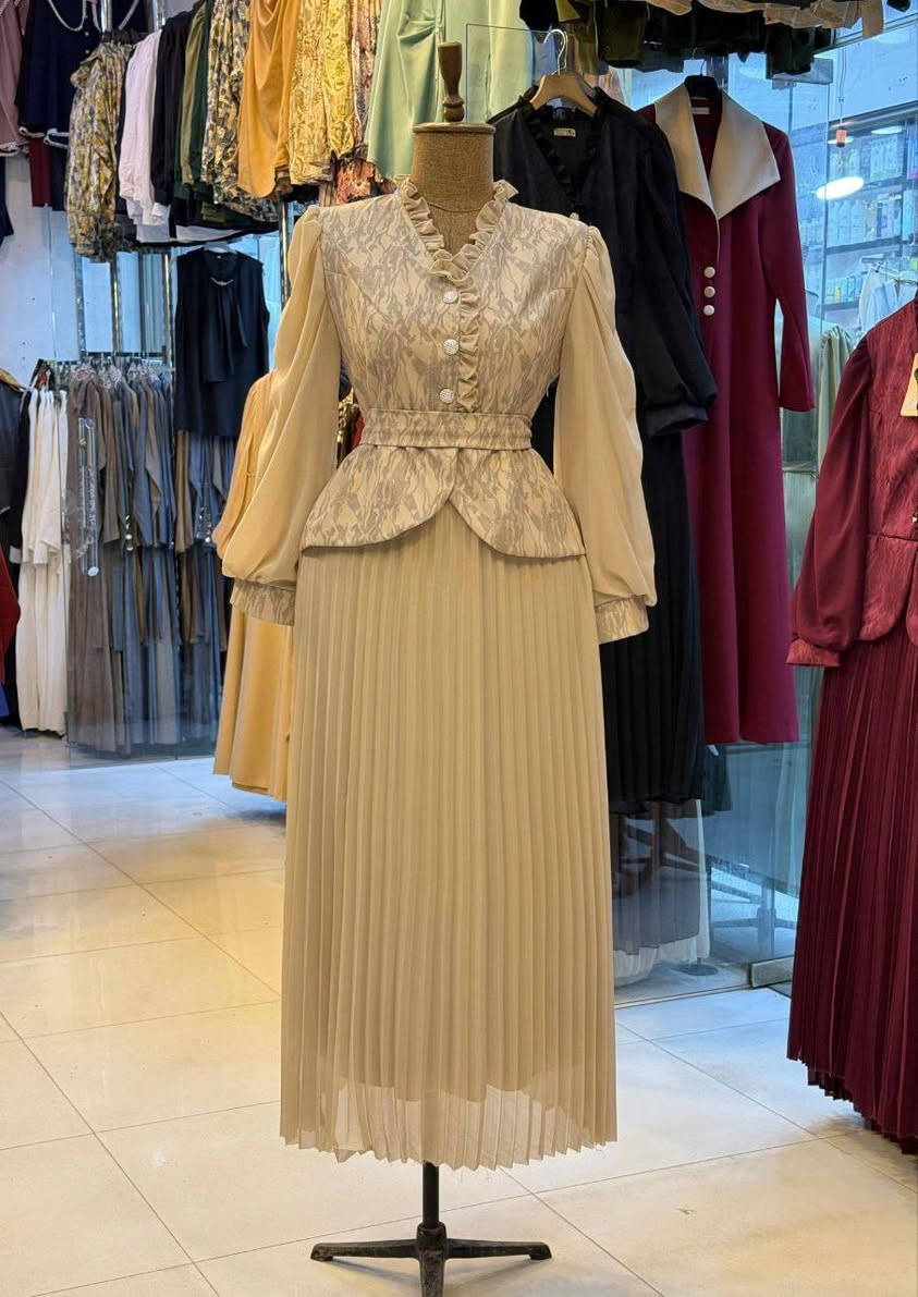 فستان العيد❤‍🩹
السعر 35 الف فقط
خامة شيفون مبطن 
38-40-42-44-46-48


**إذا كنت صاحب هذا الإعلان وتريد حذفه لأي سبب، رجاءا أرسل رسالة إلى الدعم الفني**