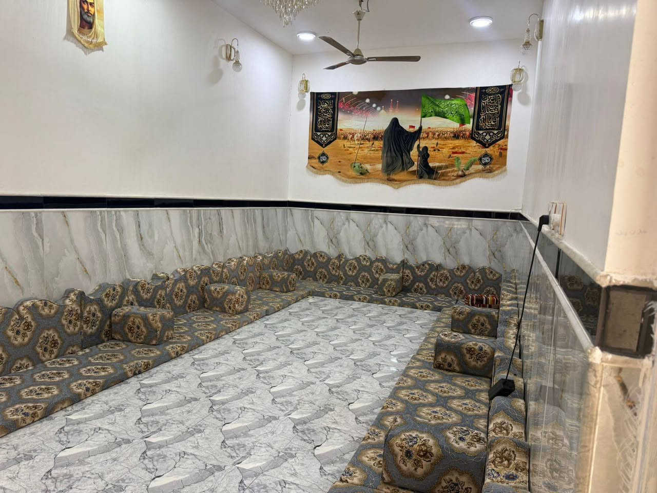 بيت زراعي للبيع مساحه 250 غرفتين وصاله كبيره ومطبخ حار وبارد وديوانيه وساحه + كراج لبيت عالي عن شارع جدا طريق سوق الشيوخ فضليه قرب طاقه كهرباء قديمه قريب ع شارع خدمات كامله سعر 48 وبي مجال
***********
