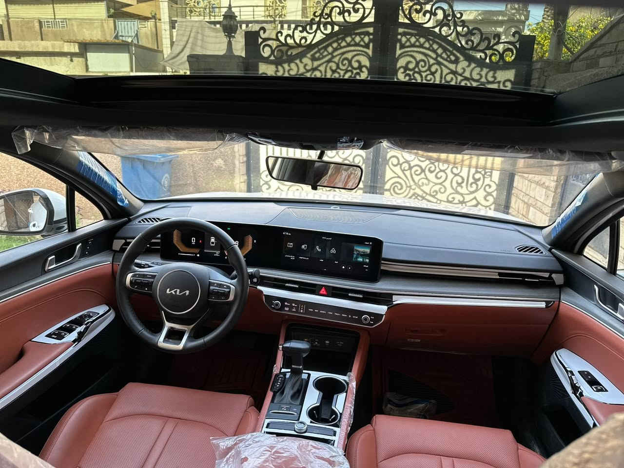 السلام عليكم 

كيا k5 2026 ضمان شركة اكدال 5 سنوات 
ماشيه الفين اخت زيرو  داخل اورنج مميز  دواخل صاج 

بنوراما
بصمه تشغيل عن بعد
 كشنات كهرباء خزن مموري   
مري قلابه عند رجوع
حساس امامي خلفي
زينون 3 عدسات 
محرك 2500

*********** بغداد . اليرموك
