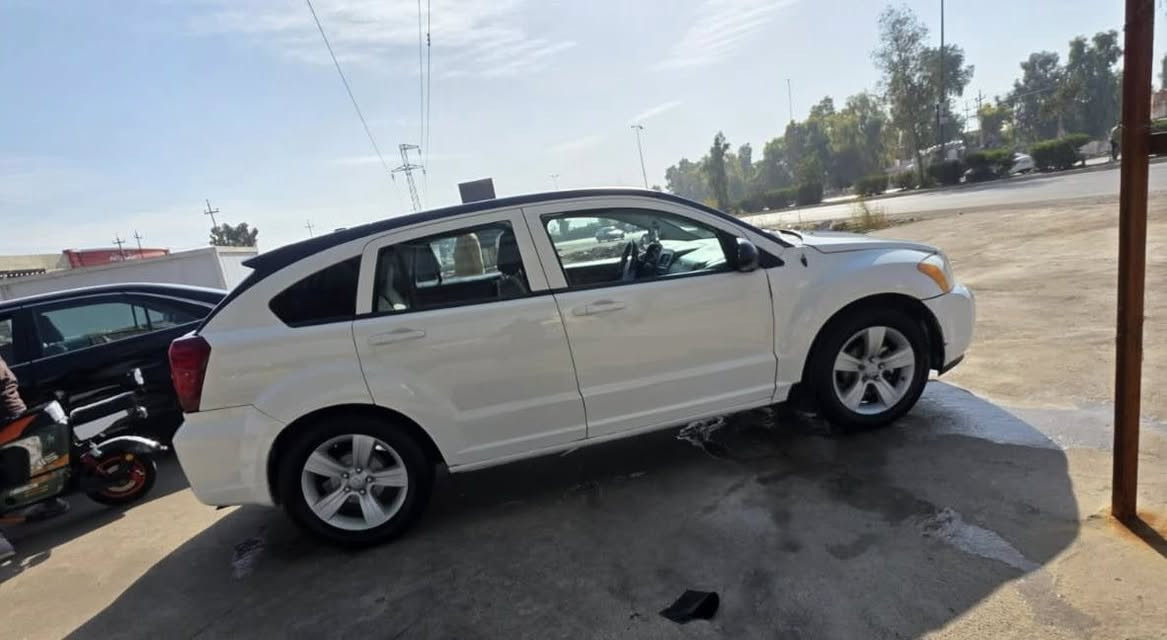 السلام عليكم دوج كاليبر 2010 رقم وسنويه جديد 2030 وهزه جديد تبريد شغال ثلج محرك كير كله مضبوط ولا كلوب مشتغل السياره جديده وجاهزه بدون اي مصرف صبغ 3 قطع مكان السياره بغداد السعر 68  للاستفسار ***********
