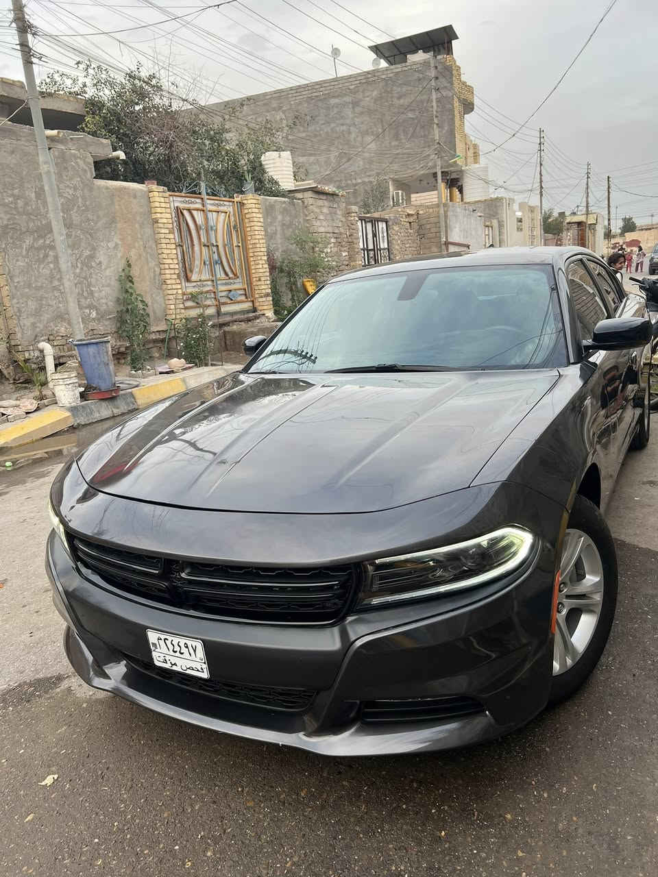 سلام عليكم جارجر (23اصل حره بسمي)كفاله عامه بس دعاميه إماميه مبدله وبارد بطرف البنيد رقم بصره نص فول sxt سياره معروفه بعد موصفاته ماشيه (18الف) 250وبيه مجال ***********
