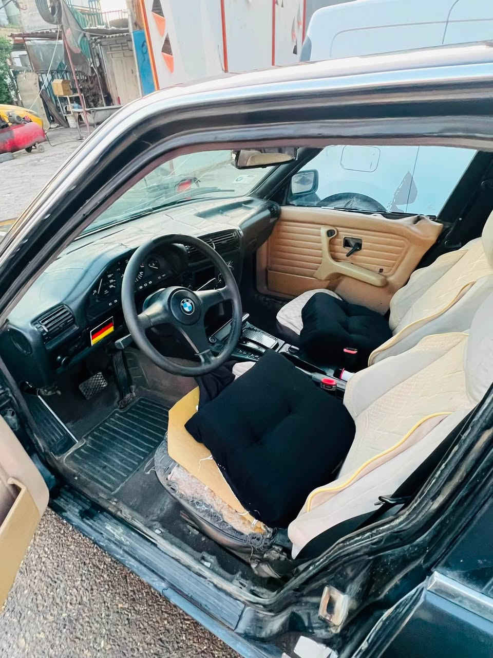 BMW E30
موديل1990
مكينه گير شرط
كهربائيات كله شغالة
تبريد نقص غاز 
گير اوتو
عضمة كلش حلوة
عقل عليه برمجة
مصبوغة عام جمالية
وارد ياباني
تراي وين متريد
مكانه:شعب شارع الصحة
سعرهه:37 وبيهه مجال قليل
رقم للتواصل:***********
اتصال فقط او واتساب
رجاءاً الموشراي لايكسر بحلال الناس

