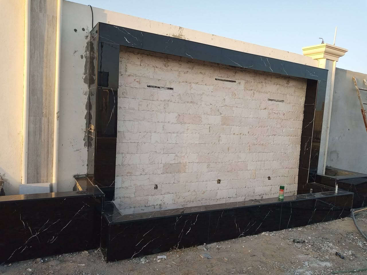 كادر متكامل جاهز لعمل ديكورات حدائق وشلالات واي تصميم بالك نشتغله للأستفسار الأتصال على رقم ..***********=== ***********
