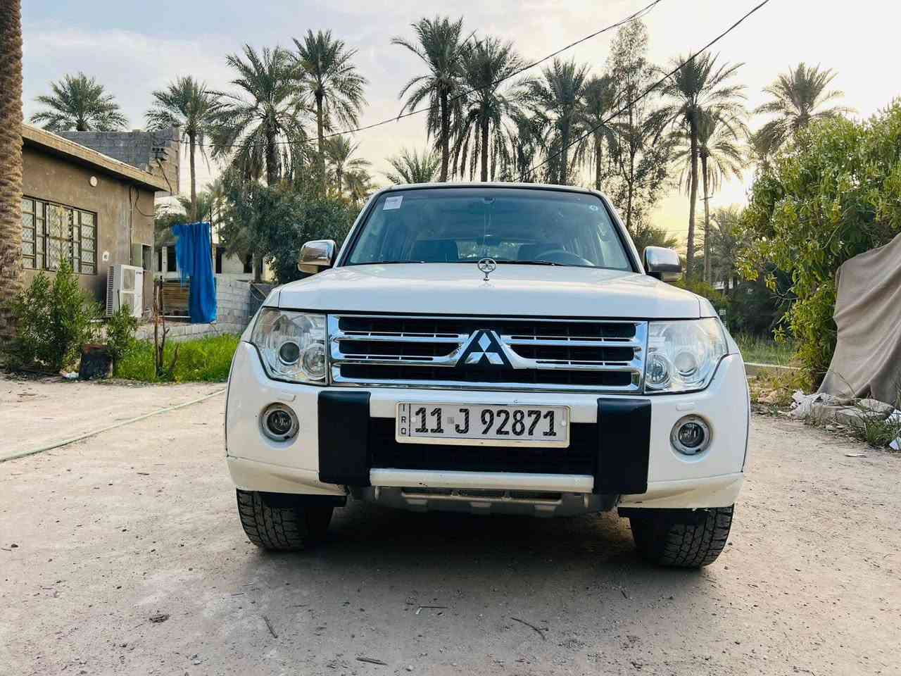 سلام عليكم للبيع باجيرو حبتور  كفاله عامه 2009 رقم بغداد دولي باسمنا
تحويل مباشر فول مواصفات أعلى فئة مواصفات فول واحد ع واحد  حجم 3500 للمرغوب  مكفوله  
عدى طخه بسيطه بالجاملغ معدله بارد 
عله واضع الشركه معروفه خليجي السياره جديده مال جناي فورويل  كشنات جلد  كهربائي دتفئه تبريد  اشارة بل مري شفط تحكم ستيرن ثلاث جهات فتحه  تبريد ثلاث قطع حساسات خلفيه ،  شاشه ، كامره  ، ثلاجه ، تخم تاير كير مكينه حداديه خير من الله سياره جديده ترايها و وضعها مال ٢٠٢٠ السعر 128 قابل للتفاوض 
  
مكان السياره كربلاء  
***********
