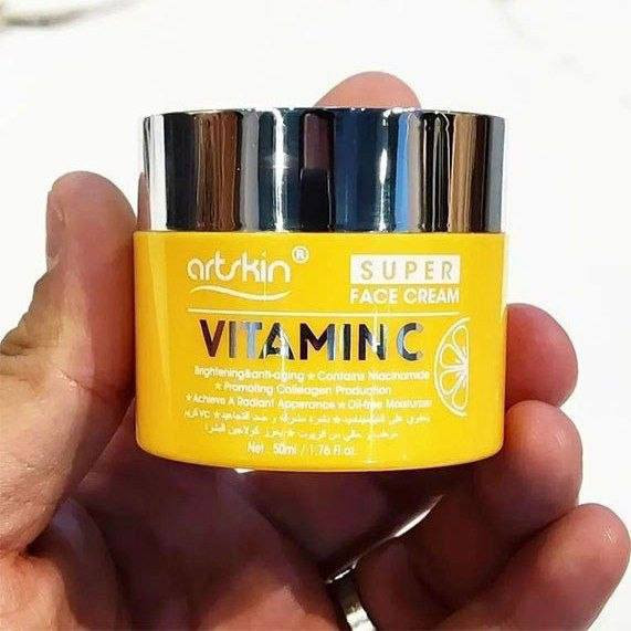 كريم النظارة من ارت سكن بالفيتامين السي
فيتامين C 🍊: لتفتيح البشرة، تقليل التصبغات، وإعطاء إشراقة.
(نياسيناميد): يقلل البقع الداكنة، يوازن إفراز الدهون، ويعزز نضارة البشرة.
 (مضاد شيخوخة): يساعد على تقليل ظهور الخطوط الدقيقة.
 يحفز إنتاج الكولاجين اللي يحافظ على مرونة
  يرطب البشرة بدون ما يخليها دهنية


**إذا كنت صاحب هذا الإعلان وتريد حذفه لأي سبب، رجاءا أرسل رسالة إلى الدعم الفني**