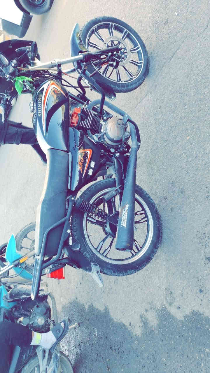 دراجه شاينك موديل ٢٣ طالعه بل ٢٤ دراجه مشتغله دلفري شهر وسبوعين الدراجه اسكنر الدراجه فقط ال صندوق اخذه.  اما الباقي كله حلالك لدراجه مكفوله سرقه وكلشي واوراق معرض موجوده (اسكنر) مكفوله كير ومكينه  كبل بوجهك تطلع بيها.   فقط ملاحضه نقصها باتري سعرها 750  وبيها مجال *********** بغداد حي الجهاد

