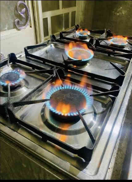 السلام عليكم ورحمة الله 
طباخ عشتار شغال وممتاز نار عالية وقوية مستعمل ونظيف وسعر مناسب 110 الف فرن شغال مكاني الكوفة…
شراي تعال خاص او الاتصال 
*********** // ***********
