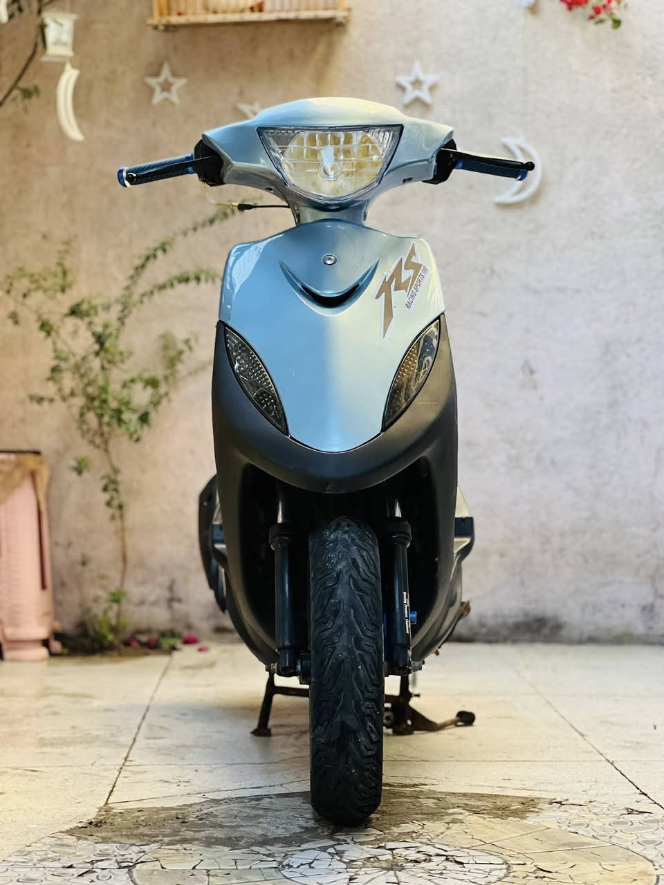 سلام عليكم
دراجه للبيع ماكس عدله
كهربائيات كلها شغاله نكره سلف دراجه نضيفه كلشي ما عوزها 
سعر 525 وبيها مجال مكاني ناصريه شارع 30
***********
