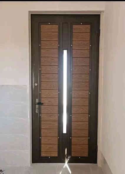 السلام عليكم ورشه حداده لعمل جميع الابواب  وشبابيك  والمراجيح سقايف  وبأسعار مناسبة جدا الشارع البره قرب حجي ستار البنجرجي مقابل منضمه مؤسسة الخيرر
واتساب ***********
