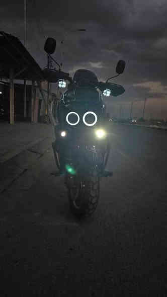 اباتشي ابو عيون فول مواصفات
امبيثري 
تشغيل عن بعد
نظام كارت تشغيل
مانع سرقه 
رجوع خلفي 
٤ سرع 
نوع كاربون فايبر بلكامل 
٦ بطاريات مسطره 
بوكس خلفي 
جنطه داخليه
USP شحن هاتف
الاستفسار واتساب+***********
