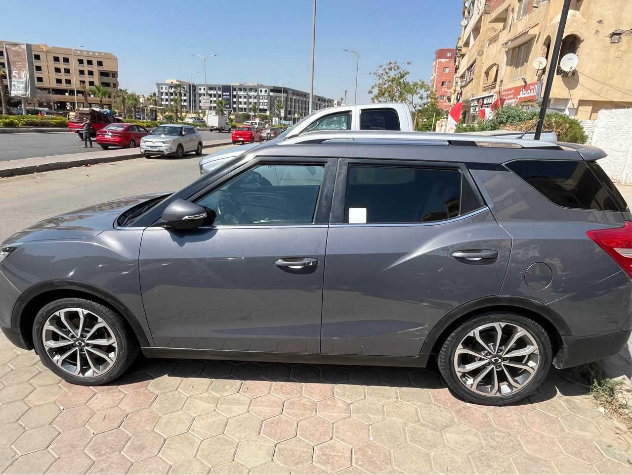 🚗 للبيع | سانج يونج تيفولي (SsangYong Tivoli)

🔹 موديل: 2019
🔹 العداد: 150,000 كم
🔹 اللون: فيراني
🔹 ناقل الحركة: أوتوماتيك
🔹 حالة السيارة: فبريكا بالكامل داخل وخارج

✅ السيارة بحالة ممتازة جدًا ولا تحتاج أي مصاريف
✅ صيانة دورية ومنتظمة
✅ جنوط سبور أصلية
✅ حساسات ركن
✅ زجاج ومرايات كهرباء
✅ تكييف ممتاز
✅ فرش بحالة ممتازة
✅ كاوتش وبطارية بحالة جيدة
✅ ثبات عالي وقيادة مريحة

السيارة فبريكا بالكامل، استعمال راقٍ جدًا، والمعاينة خير دليل.

💰 السعر المطلوب: ………. جنيه (قابل للتفاوض)

📍 المعاينة: 6 أكتوبر

📞 للاستعلام والتواصل:
0️⃣1️⃣1️⃣1️⃣2️⃣2️⃣2️⃣9️⃣7️⃣8️⃣0️⃣ السادس من اكتوبر, الجيزة


**إذا كنت صاحب هذا الإعلان وتريد حذفه لأي سبب، رجاءا أرسل رسالة إلى الدعم الفني**