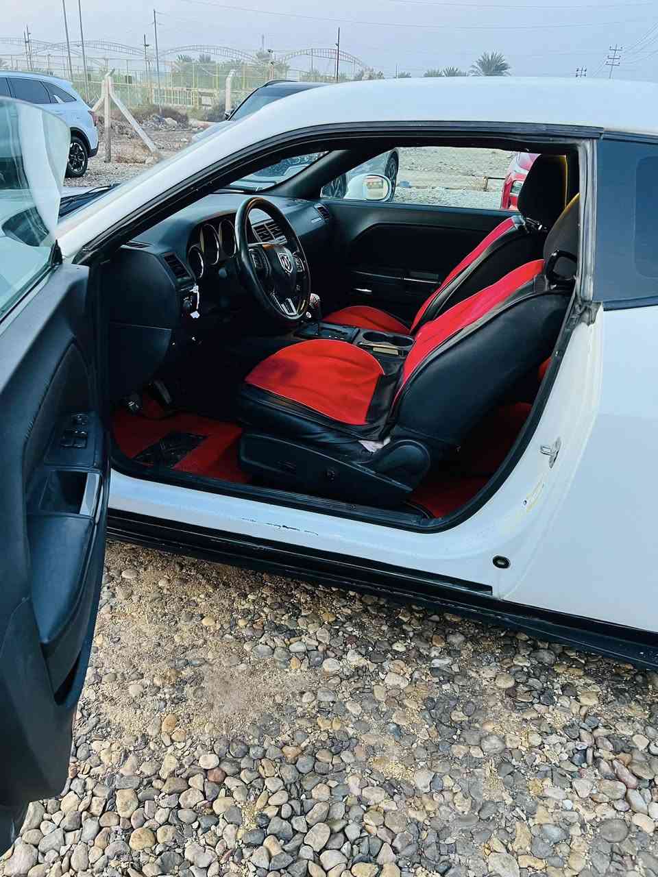 السلام عليكم 

دوج جالنجر SXTبلاص 2014
سياره حلوه وكامله من كلشي 
كير ومحرك 
حداديه جديده 
منضومه تبريد جديده 
تخم تايرات جدد 
كشنات حمر 
سياره جاهزه من كلشي وحلوه ونضيفه 
سعرها ١٢٠ورقه وبيها مجال للطيبين 
تواصل (***********) وتساب ،هاتف
او مراسله الصفحه
