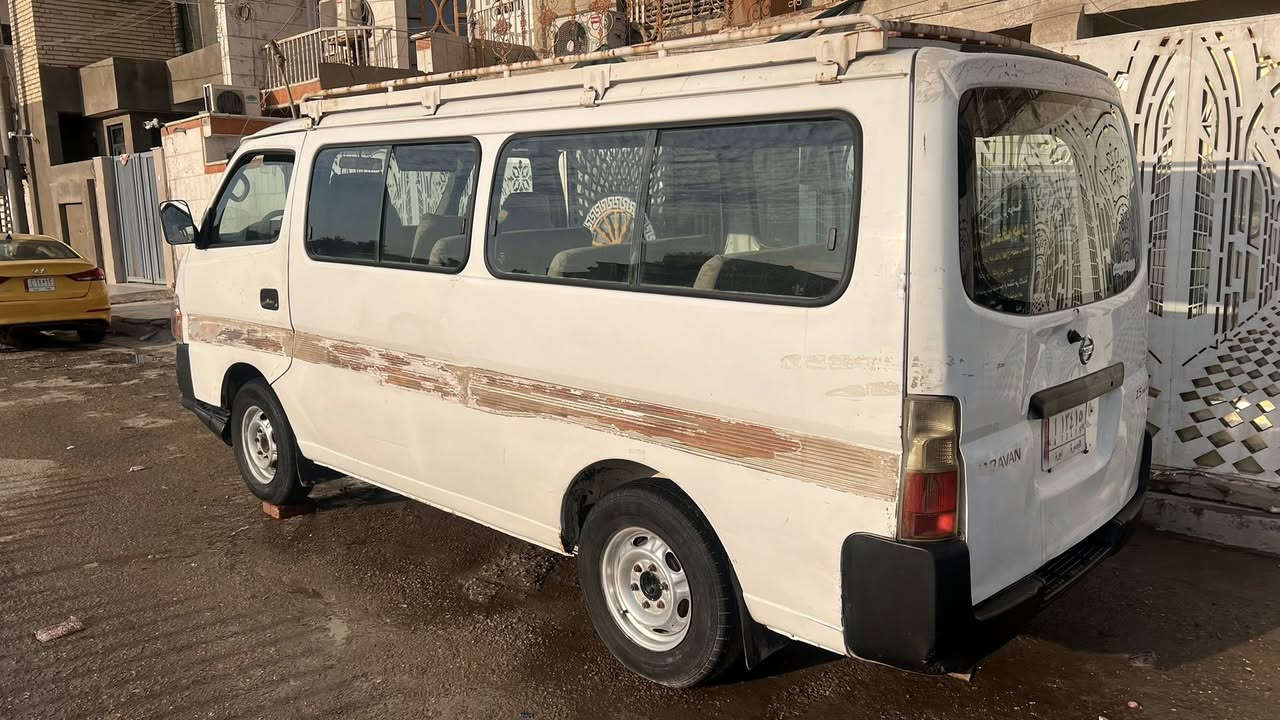 م عليكم 
عندي نيسان يورفان ناصي 2009
رقم بصره بسمي مكينه VVT2500 مجول 
سياره بيها مكانات صبغ وسياره بيها خط طلاب داخل شارع فلسطين  بغداد *********** سعر 75 ورقه وبيها مجال
