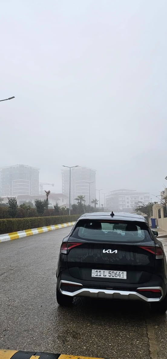 سبورتاج موديل 2023وارد أمريكي
الضرر شويه من الجاملغ والباب الخلفي صبغ وقبق الصندوق وبنيد تبديل فقط:
محرك 2500gdi
رقم بغداد بأسمي

المواصفات :
اشاير مري 
كامرة خلفية 
اوتو هولد
حساسات 
رادار أمامي 
تدفئة كشنات
كشنات جلد
تحكم ستيرن
تشغيل عن بعد 
بصمة ابواب 
هاند بريك كهرباء 
ويل حجم 18 
نقطة عمياء 
قمارة حديد 
مانع انزلاق
درايف مود 

السعر 175وبيها مجال بسيط
***********
