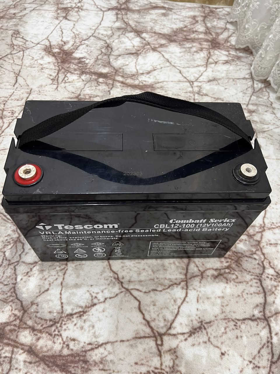 بطاريات جل ١٠٠ امبير مستخدم قليل عدد ٢ انطيهم بشرط سعر ١٢٠ الواحد للحجز عل واتس اب ***********
