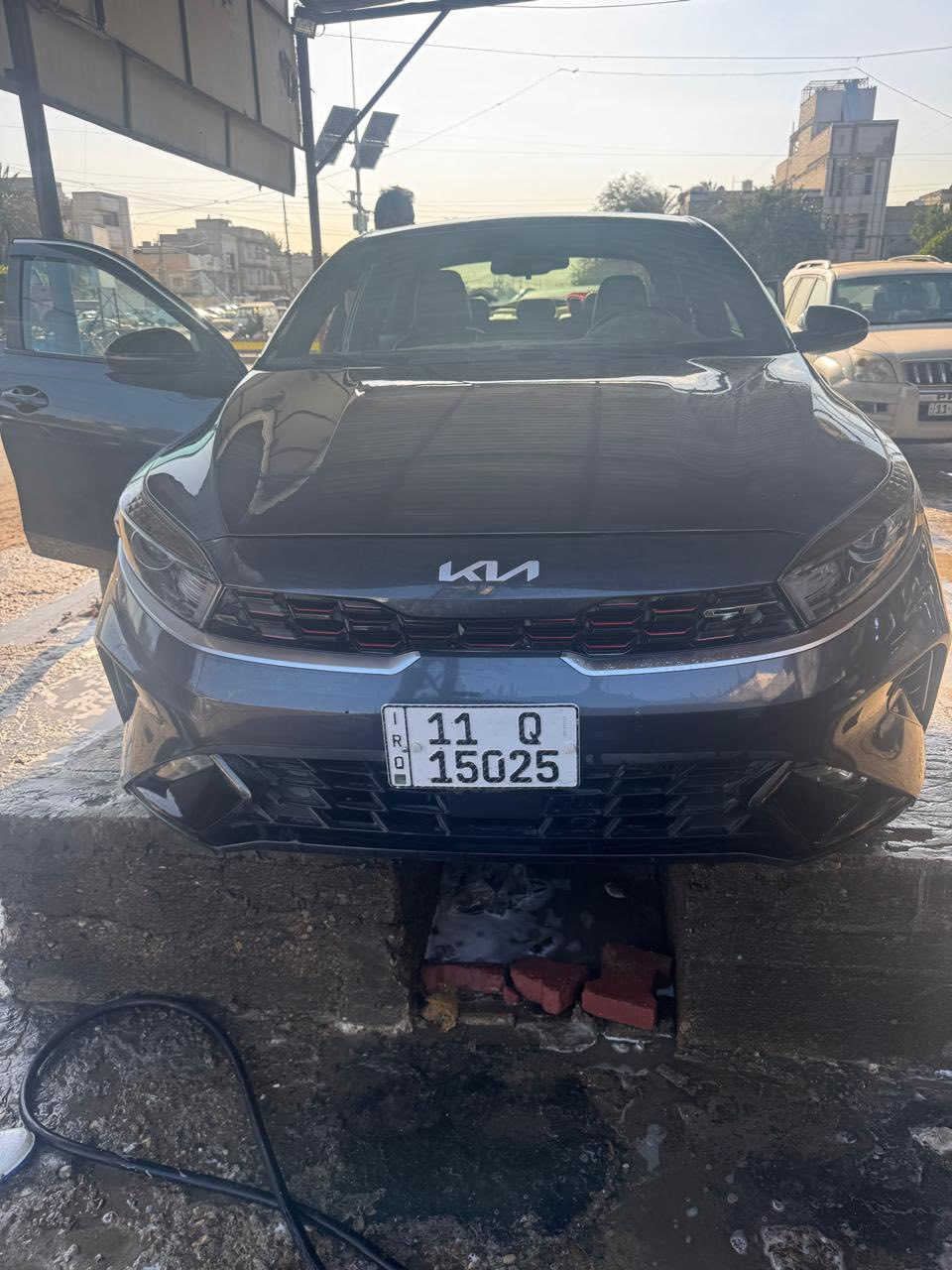 السلام عليكم
فورتي 2023 جيتي لاين وارد امريكي 
مرقم بغداد بأسمي 
الضرر كما موضح بل صور
منضومة غاز بيها 
بصمه 
تشغيل عن بعد 
فتحه 
رادارات امامي + خلفي 
حساسات 
تحديد مسار 
بعد مواصفات معروفة 
السعر 160 
العنوان بغداد 
رقم الهاتف ***********
