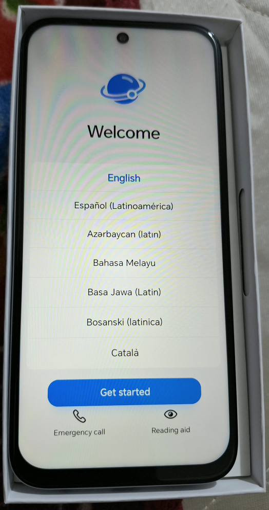 جهازHonor X6c للبيع لبارحة اشتريتا جديد بعده بلصقات شركة جميع ملحقاتة كاملة وياه كفر هديه ولصقة 
العنوان النجف الأشرف

مواصفات جهاز Honor X6c بالتفصيل:
الشاشة: شاشة 6.61 إنش من نوع TFT LCD بدقة 1604×720 بكسل، ومعدل تحديث 120 هرتز لتجربة سلاسة عالية، مع سطوع يصل إلى 1010 شمعة.
المعالج: MediaTek Helio G81 Ultra (ثماني النواة، بتقنية 12 نانومتر).
الذاكرة والتخزين: يتوفر بذاكرة داخلية 128 أو 256 جيجابايت، مع 6 جيجابايت رام أساسية يمكن زيادتها بذاكرة افتراضية.
الكاميرا:
الخلفية: رئيسية بدقة 50 ميجابكسل بفتحة عدسة مدعومة بالذكاء الاصطناعي.
الأمامية: 5 ميجابكسل.
البطارية والشحن: سعة 5300 مللي أمبير، تدعم الشحن السريع بقوة 35 واط (الشاحن مرفق).
نظام التشغيل: أندرويد 15 مع واجهة MagicOS 9.
المميزات الإضافية: زر ذكاء اصطناعي جانبي (AI Button)، مقاومة السقوط (شهادة SGS) ومقاومة رذاذ الماء والغبار بمعيار IP64، ودعم تقنية NFC.
الشبكات: يدعم شبكات الجيل الرابع 4G LTE. النجف, العراق


**إذا كنت صاحب هذا الإعلان وتريد حذفه لأي سبب، رجاءا أرسل رسالة إلى الدعم الفني**