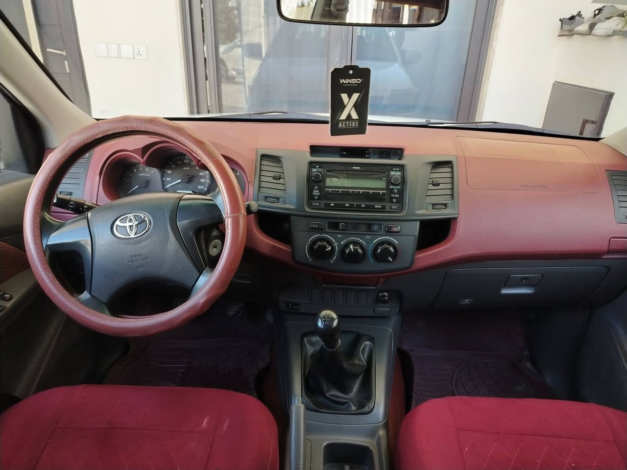 تویتا  هایلۆکس مــەرزییـە(2013) گێڕو مەکینە بەشەت گێر عادیە  سـەنەوی بەناو خۆمانەوەیە تــا(2028)تازەیە کۆبۆن بەنزینی هەیە  ژ.م[***********]
