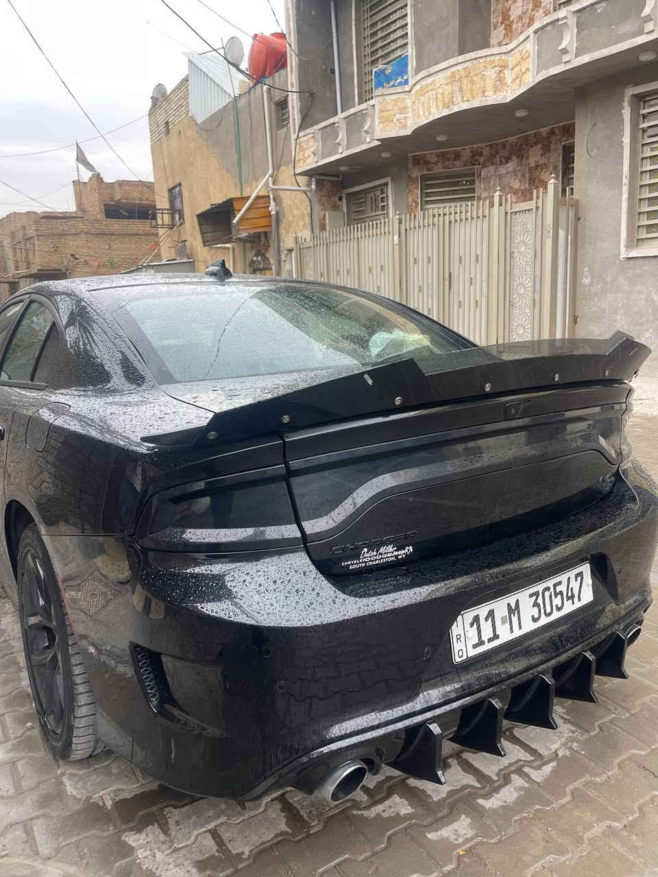 دوج جارجر RT 5.7 🇺🇸
موديل : 2023
لون : اسود  
محرك : 8 سلندر 
وارد : امريكي 🇺🇸
ماشية : 18 الف ميل
حادث : تكمه خلفية عكس سايق فقط 
مواصفات : كنتاره مخمل اسود  RT
نظام Super Track pack 
تشغيل عن بعد
شاشة كبيره 
حساسات 
سماعة سستم Alpine مضخم 
شفتات گير بالستيرن 
لايت ليد 
Carplay 
شوتة رياضية 

رقم كلش حلو برغي ماناقصهة من كير ومكينه وحداديه كفاله 
سعر 265 
للبيع فقط  
للتواصل مراسله صفحه او الاتصال على رقم  ***********
        ***********
