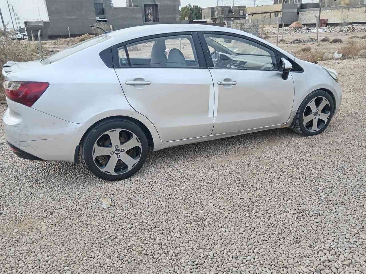 كيا ريو خليجي مكفوله من الحادث والتبديل صبغ جاملغ أمامي فقط مكينة ١٦٠٠ وارد خليجي مكينه وكير كفاله حداديه جديد تبريد ثلج تخََم تاير رقم بابل جاهزه من كلشي السعر 75 عنوان حله محاويل ***********
