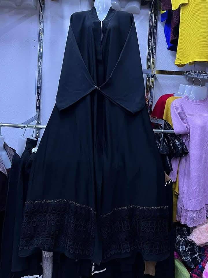 سلام عليكم بيع فقط جمله
عبايه نسائي
 العدد بل75 قطعه
للطلب والاستفسار وتساب ***********
