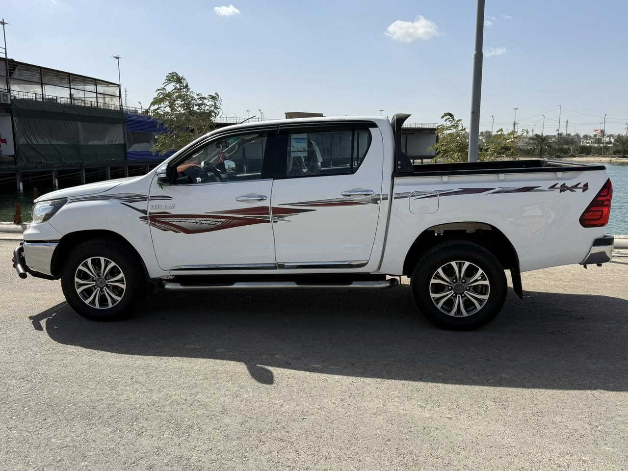 سلام عليكم
بيكم تيوتا  هايلوكس   موديل.   ٢٠١٧ 
مكفوله من صبغ سعوديه بصمه من شغل يشتغل دعاء سياره جديده ما بيهه اي نقص 
عنوان بغداد     سعر.  (٢٤٥ $) 
موبايل ***********
