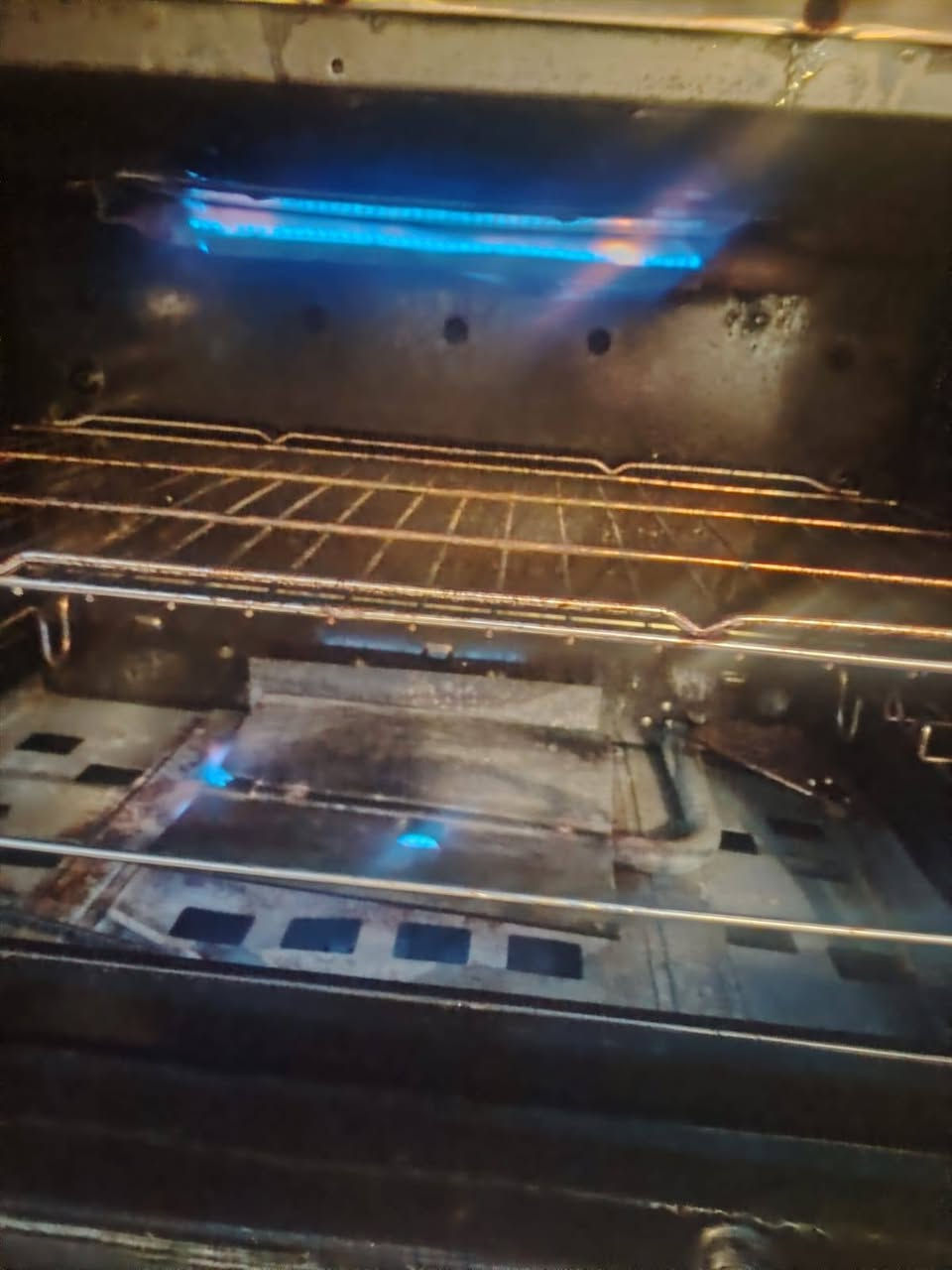 مكلف بنشر طباخ تركي كله شغال السعر ب140الف وبيه مجال العنوان كربلاء قرب مستشفى التركي ***********
