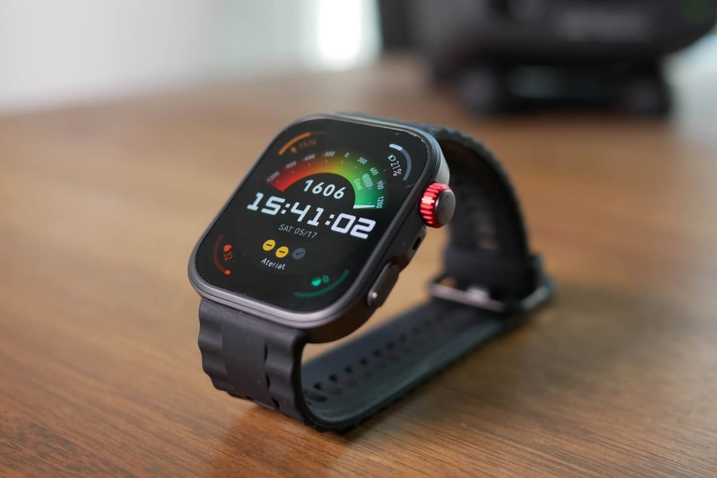 Huawei Watch Fit 4 Pro بۆ فرۆشتن
سەعاتەکە زۆر خاوێنە و،�هیچ کێشەیەکی نییە و شوختی نيه.�پاتری زۆر مەزبوتە و بە ئاسانی(١٠) ڕۆژ دەمێنیتەوە.�شاشەکە زۆر ڕوون و جوانە و هەموو تایبەتمەندییەکانی بە باشی کار دەکات.

سەعاتێکی زۆر باشە بۆ وەرزش و بەکارهێنانی ڕۆژانە.
کارتون و کامل ئەشیای ماوە
‎💰 نرخ: ٢٢٠ هەزار�کەمێک مەجالی تێدایە.
لە هەولیرم گەیاندنم نیە

تايبەتمەندی و خالە باشەکان (بە کورتی)
 • شاشەی AMOLED گەورە و زۆر ڕوون
 • باتری بەهێز تا نزیکەی 10 ڕۆژ
‏ • GPS دروست بۆ ڕاکردن و وەرزش
 • زیاتر لە 100 جۆر وەرزش
 • پێوانەی ضربات قلب و ئوکسجینی خوێن (SpO2)
‏ • ECG و چاودێری خەو
‏ • Bluetooth call (وەرگرتنی پەیوەندی)
 • دژ بە ئاو 5ATM (بۆ مەلەوانی)
 • کوالێتی بەرز: شیشەی Sapphire و فریم Titanium
 • نەخشە و navigation بۆ ڕێگادۆزینەوە

✅ کورتە: کاتژمێرێکی زۆر باشە بۆ وەرزش، تەندروستی، باتری درێژ و شاشەی کوالێتی بەرز أربيل, العراق


**إذا كنت صاحب هذا الإعلان وتريد حذفه لأي سبب، رجاءا أرسل رسالة إلى الدعم الفني**