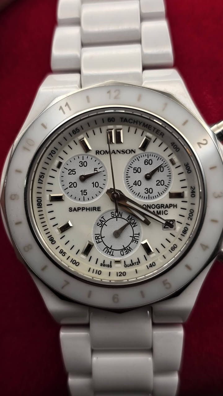 للبيع ساعة Romanson سيراميك أبيض - زجاج ياقوت ضد الخدش
التفاصيل:
​الماركة: Romanson (أصلية).
​المادة: مصنوعة بالكامل من السيراميك الأبيض الراقي (مقاوم للخدش ولا يتغير لونه).
​الزجاج: Sapphire Crystal (ياقوت أصلي ضد الخدش تماماً).
​المميزات:
​نظام كرونوغراف (Chronograph) لقياس الوقت.
​إطار تاتشيميتر (Tachymeter) رياضي.
​عرض التاريخ وأيام الأسبوع.
​ماكينة كوارتر سويسرية دقيقة جداً.

جديده غير مستخدمه 

السعر عالخاص


**إذا كنت صاحب هذا الإعلان وتريد حذفه لأي سبب، رجاءا أرسل رسالة إلى الدعم الفني**