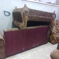 ديوان للبيع يتكون من خمس قطع مستخدم قليل خشب ويصير اربيل السعر 200 وبي...