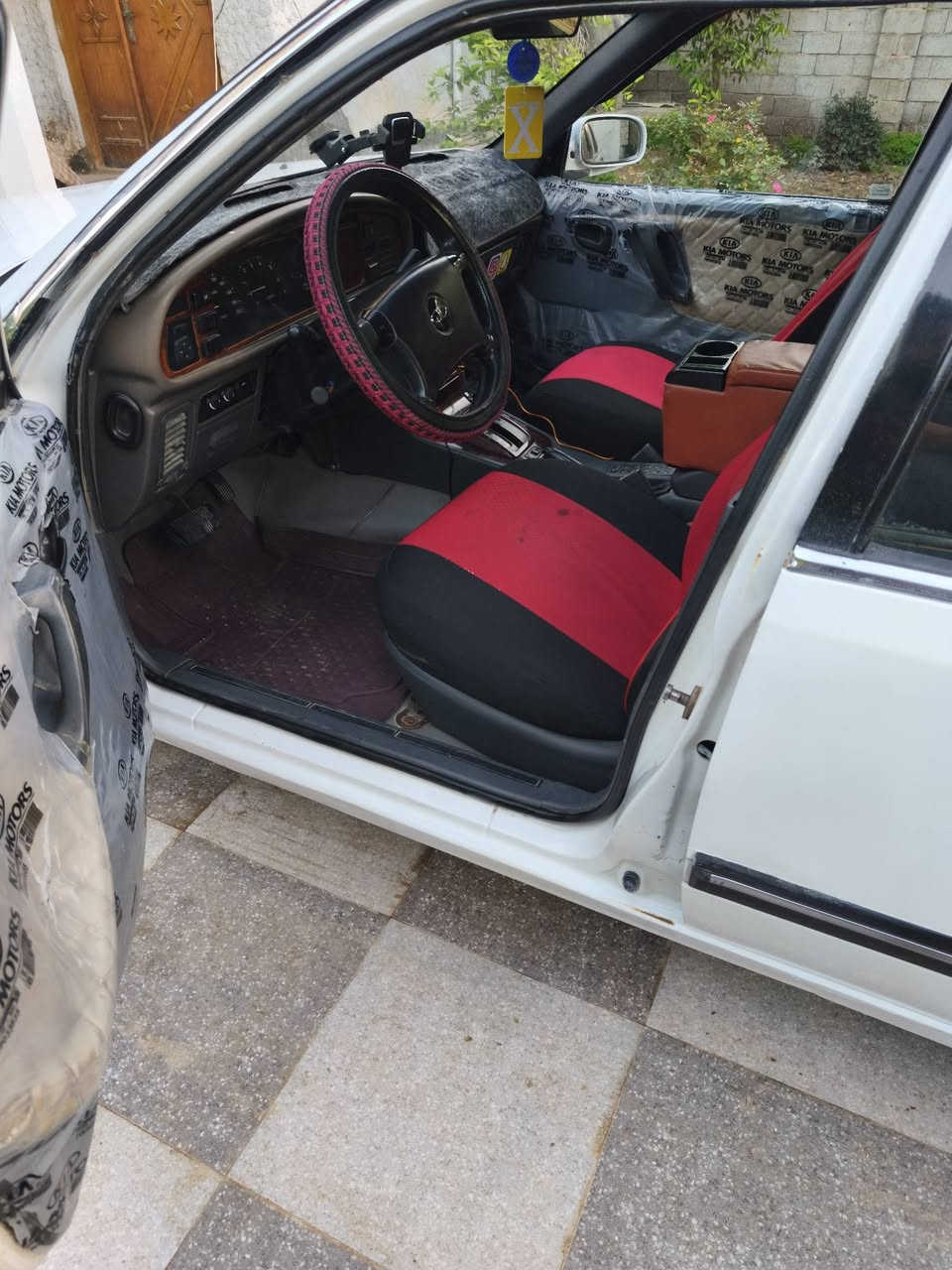 السلام عليكم
برنس للبيع موديل ٩٥ واسط سياره جاهزه من كل شي  كير ومحرك خير من الله نضيفات والسنويه ل ٢٩ تحويل ثاني يوم مباشر مصبوغه احزام لجماليه والدواخل جدد مال جناي مسجل بلوتوث نقص بس كمبريسر مال تبريد  السعر ٣٤ وبيه مجال بسيط  وترايك للبصره 
العنوان واسط الزبيديه 
***********
