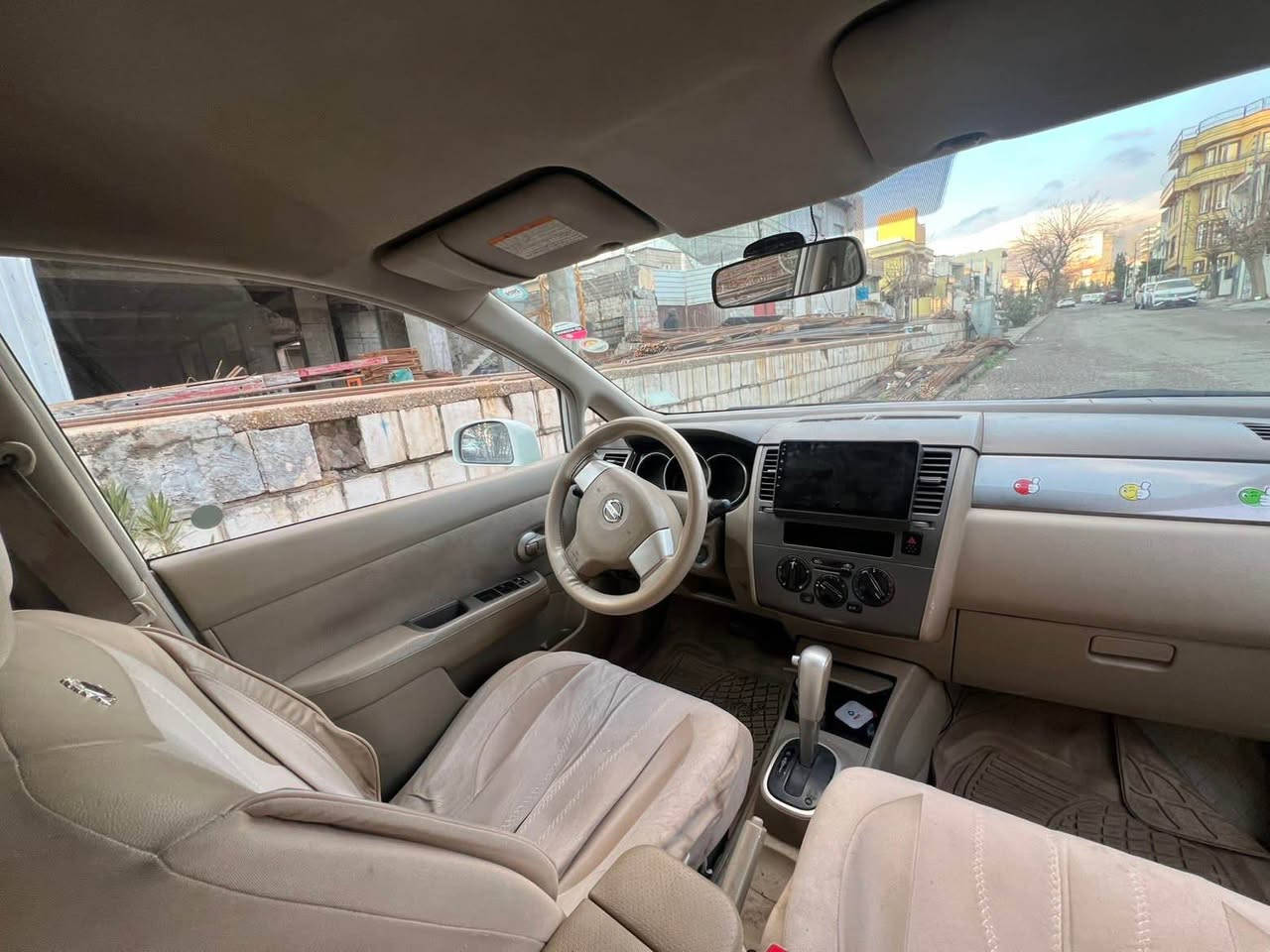 تیدا 2008 جانتا 

سپی 

سۆنەرەکەی دانراوە

چوارجام کارەبا 

سەنەوی لە 2024 بەسەرچوە  

تازە تاقم پێشی داگیراوە و سەیارەی ماڵی خۆمە .
هیچ کێشەو مەسرەفێکی نییەو ماڵی دۆستە 
گێر و مەکینە بەشەرت

شوێن سلیمانی.
نرخی ٨٥ وەرەقە و معاملە

ژمارەی مۆبایل /*********** السليمانية, العراق
