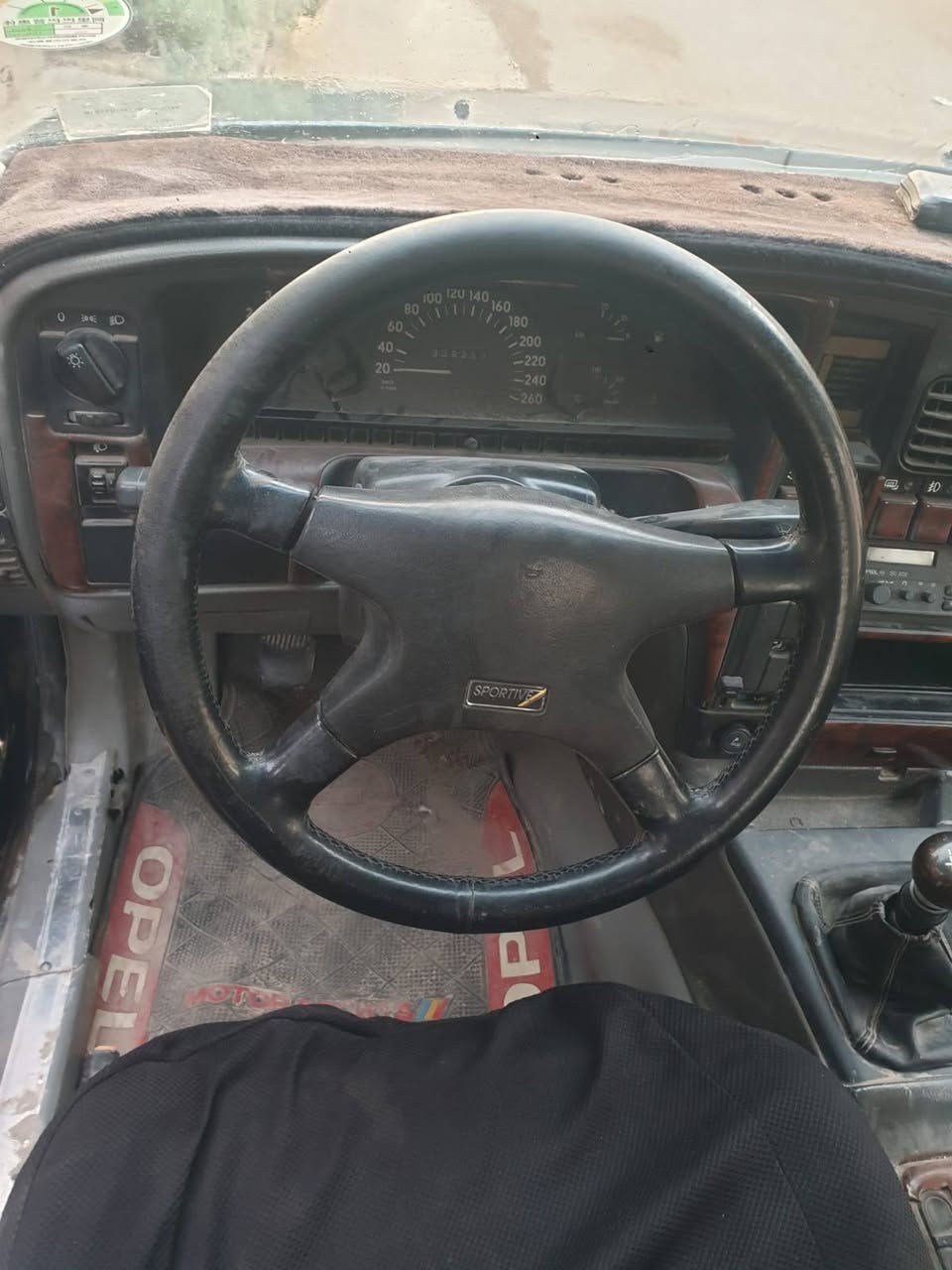 اوميكا
بلادي 
كير ومحرك مكفول 
كهربئيات شغالة 
موديل 1993
صاحبها موجود تحويل شوكت متريد
السعر :30$ 
بيها مجال للشراي 
***********
سامراء
