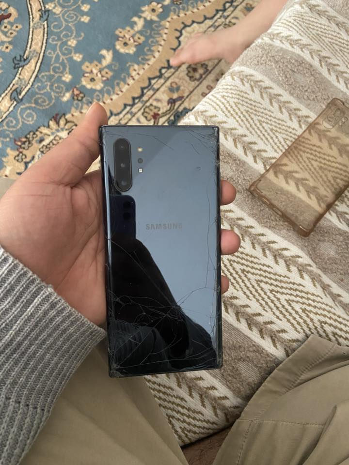 السلام عليكم نوت ١٠ بلص 
جهاز مكفول وما مفتوح 
شرق اوسط ذاكره ٢٥٦ 
مابيه اي تعليك أو اي مشكله ثانيه 
فطر بضهر والقلم ضايع 
*********** واتساب
